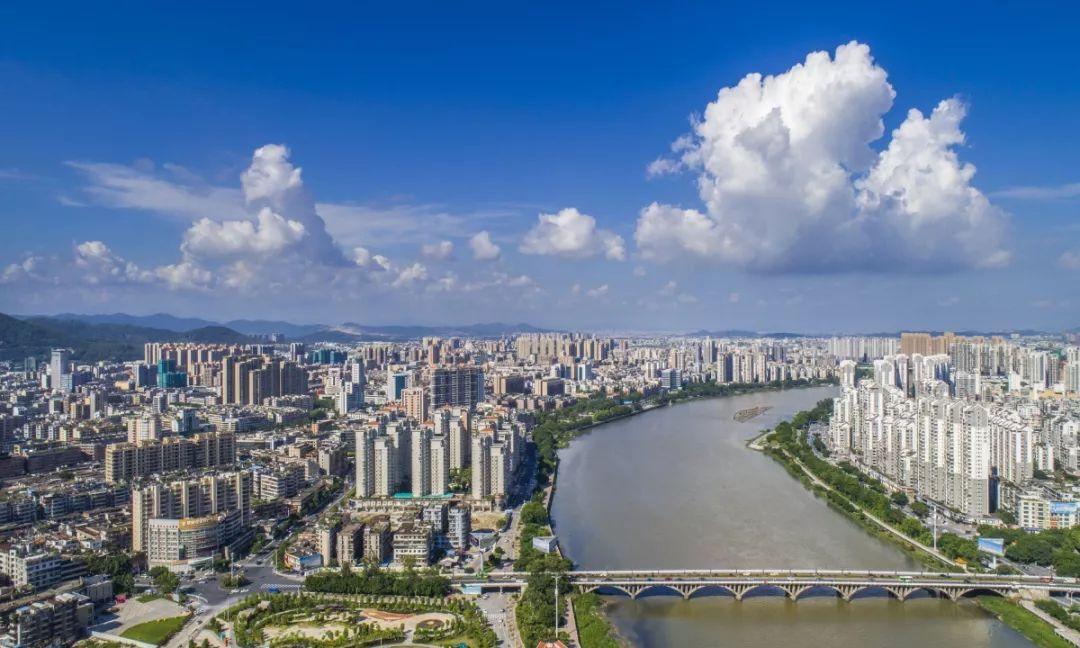 广东,尊敬的听众朋友们