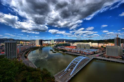 承德之声，尊敬的听众朋友们，共话美好时光