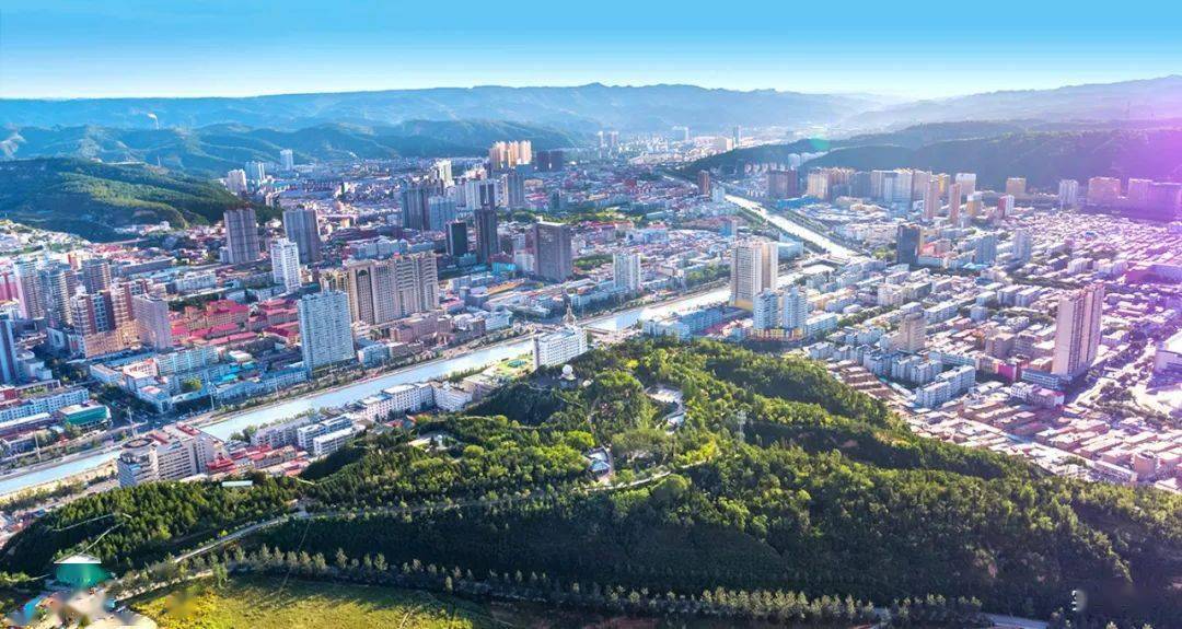 吕梁,铁骨铮铮的英雄传奇之旅